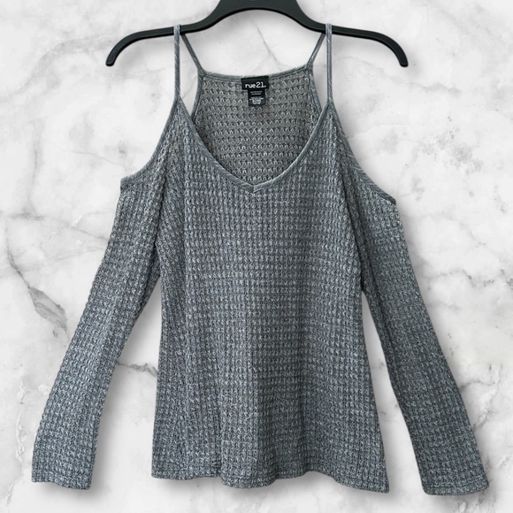 Rue 21 Waffle Knit Cold Shoulder Sweater Top Soft Cozy Gray Y2K Size M - Picture 2 of 8